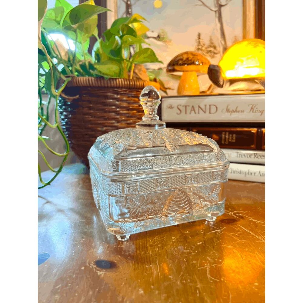 Vintage Clear Crystal Tiara Indiana Glass Honey Bee Box Lidded Dish #132 Pressed